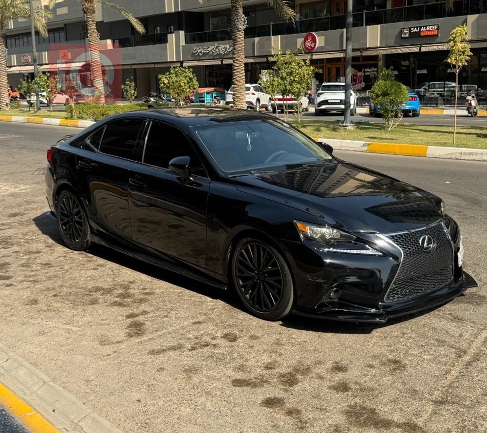 Lexus IS